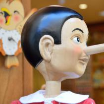 Gestá klamstiev: klamanie rečou tela a mimikou